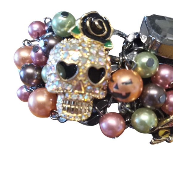 NWT Betsey Johnson Ghost Skull Halloween Statement Bracelet - Picture 2 of 5